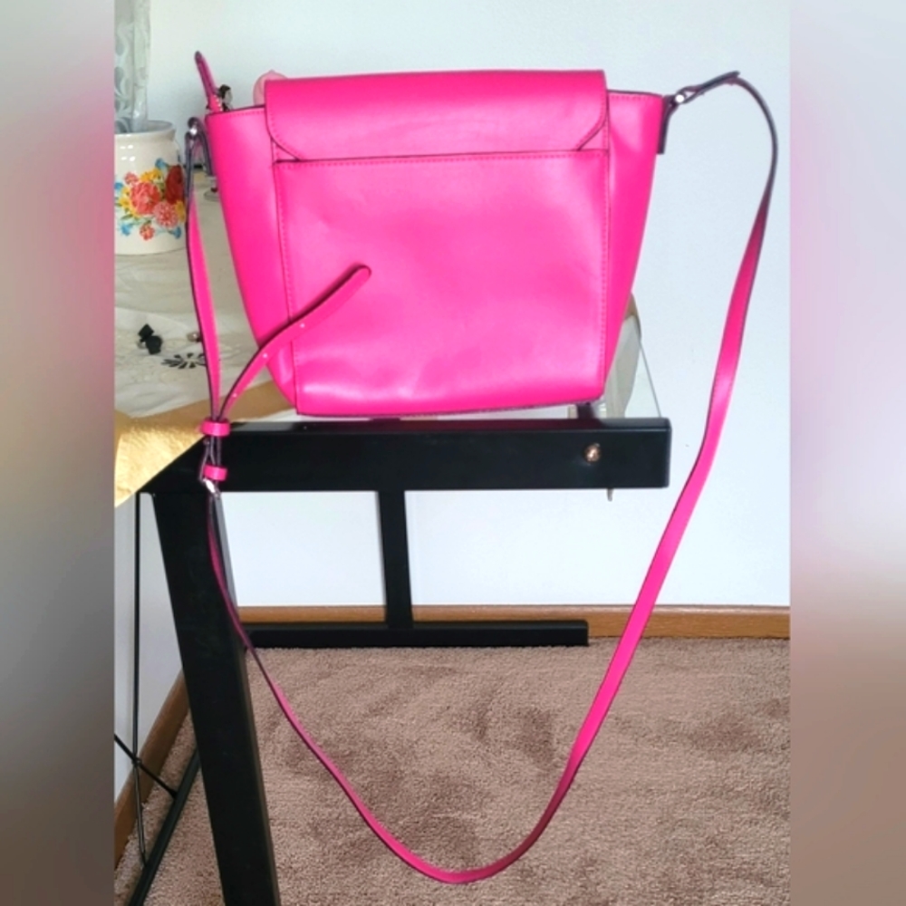 Vera Bradley flap crossbody bag 8×10 in. Barbie Pink - Picture 6 of 7